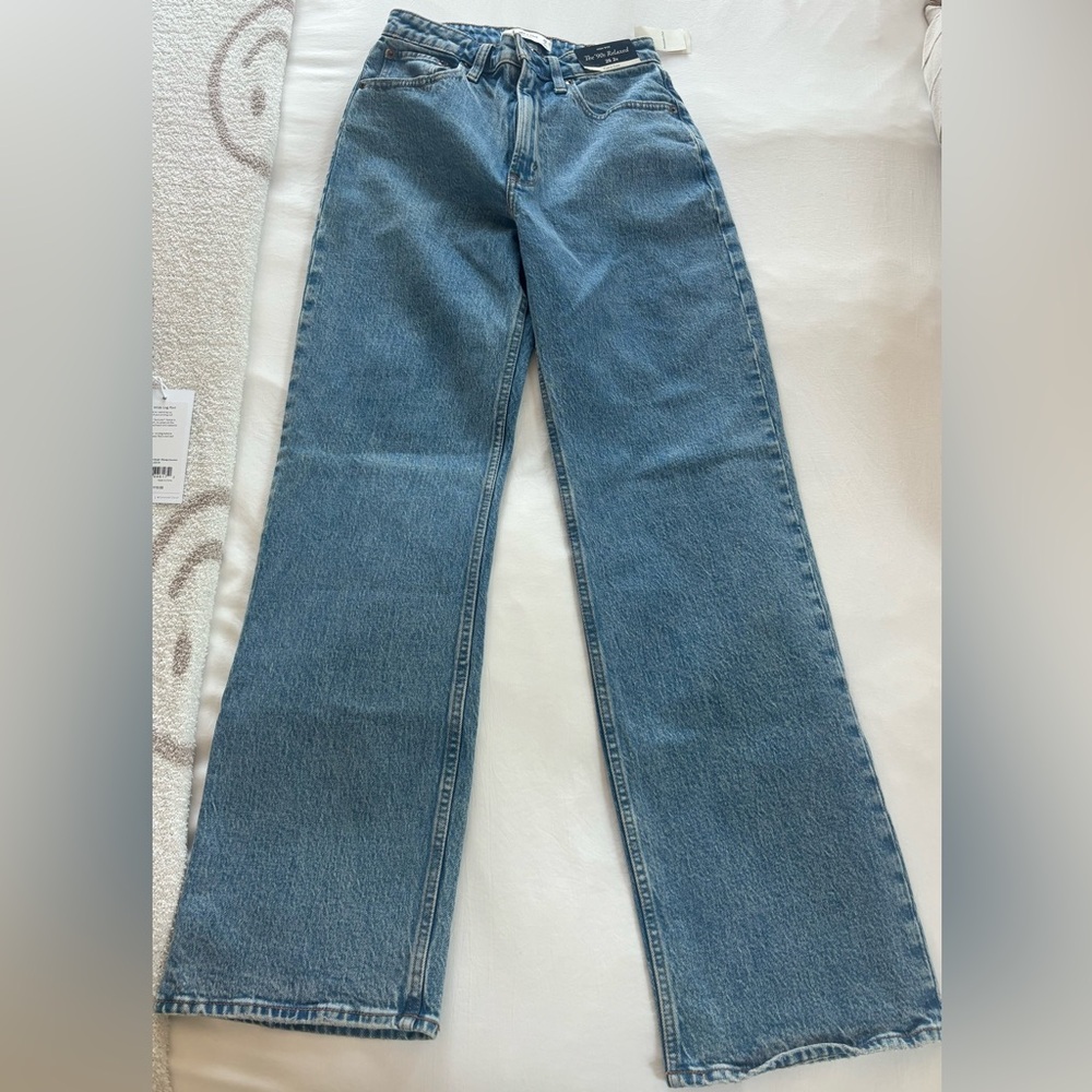 NWT Abercrombie Curve Love 90s Relaxed Jean